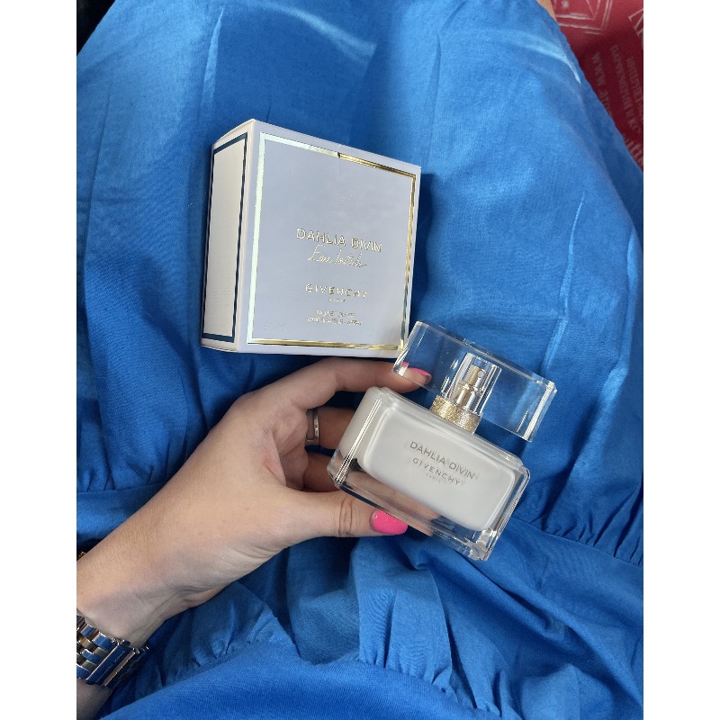 GIVENCHY Dahlia Divin Eau Initiale 680 2