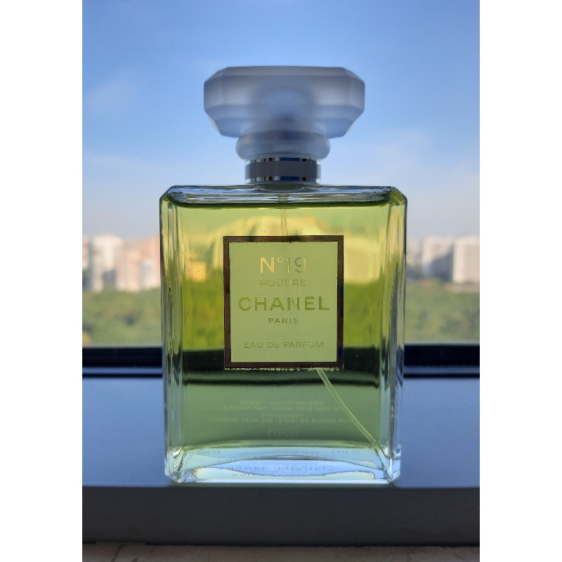 Chanel №19 Poudre - купить женские духи, цены от 510 р. за 2 мл